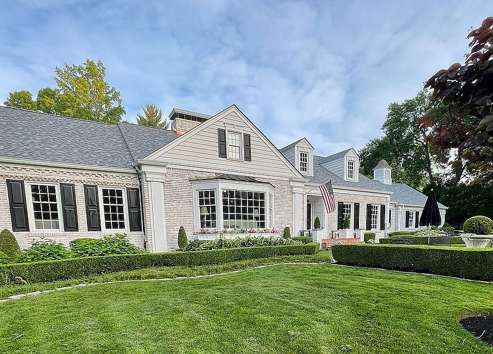 1st image of 12 Greenbriar Dr