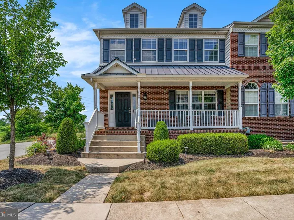 2100 Danville Dr, Pennsburg, PA 18073