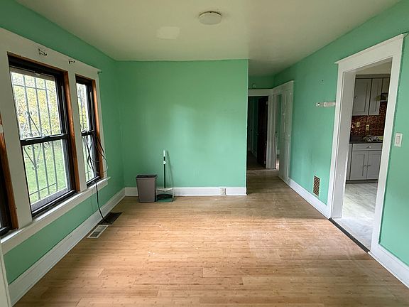 4th image of 91 Schuele St #1