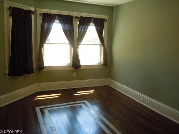 4th image of 1390 Beach Ave
