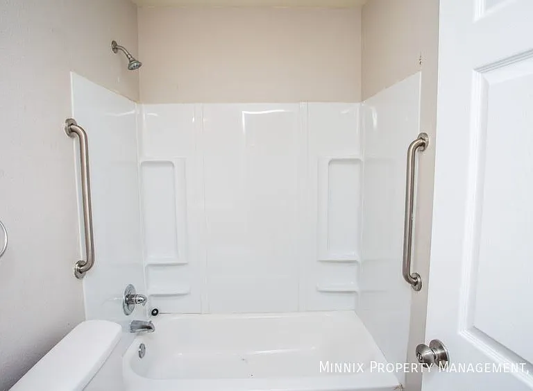 Southern Cross Apartments — Photo 16