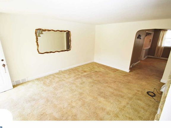 3rd image of 337 Westmont Dr