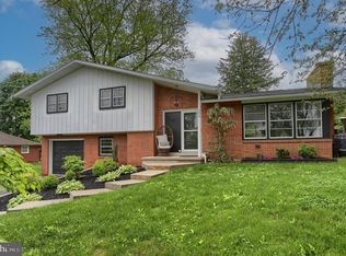 208 Quittie Park Dr, Annville, PA 17003