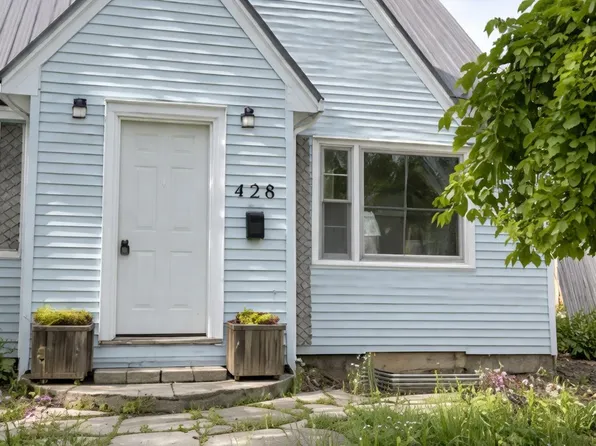 428 Thorold Rd #1, Welland, ON L3C 3W6