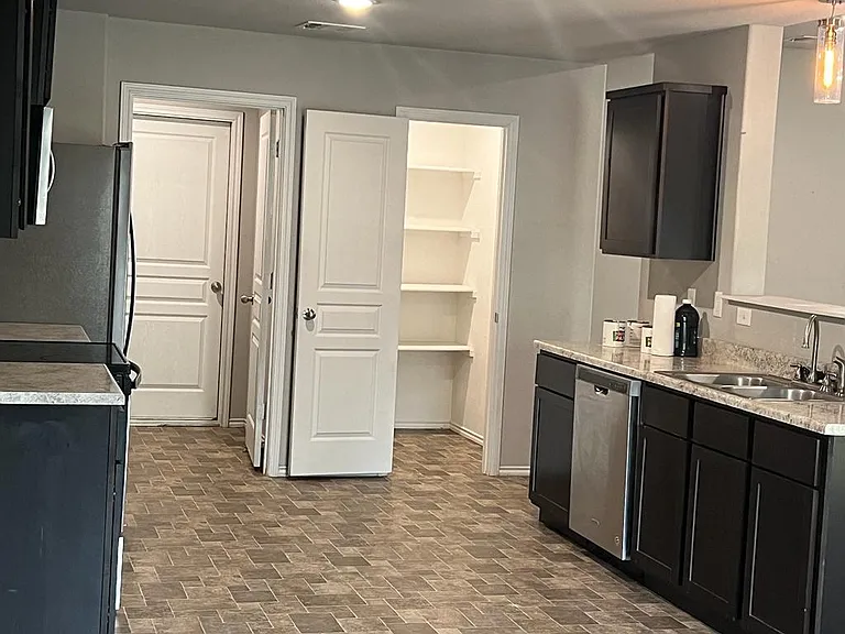 2428 Nolan Creek St — Photo 25