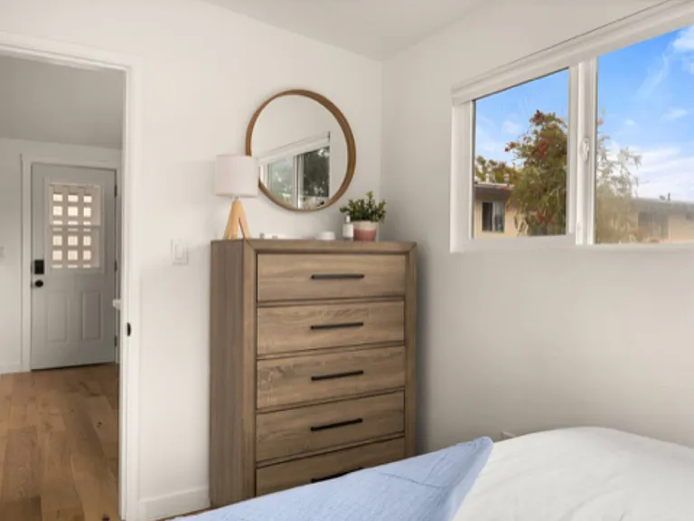 319 W Arrellaga St #1/2 — Photo 13