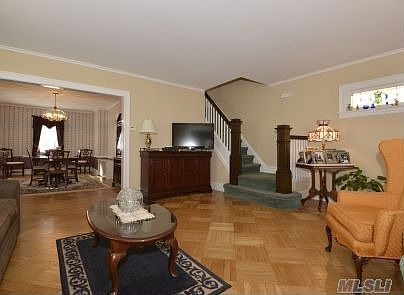 3rd image of 21 Horton St