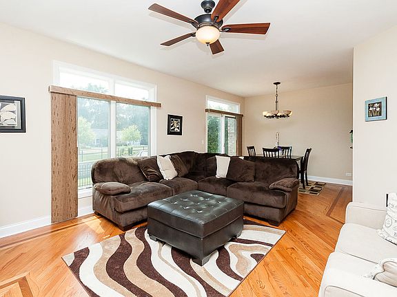 4th image of 196 Mayo Ct