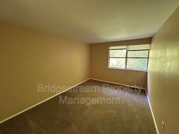 3rd image of 7545 Mount Hood Dr