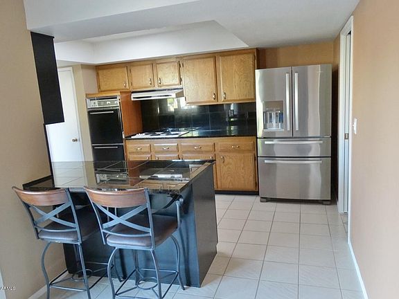 4th image of 10430 W Camelot Cir