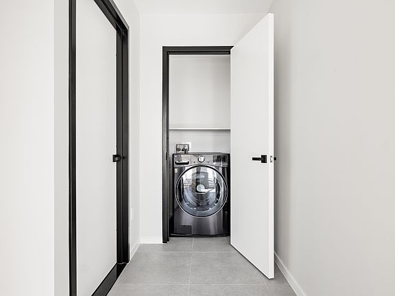 5th image of 13277 Metropolitan Ave #7W