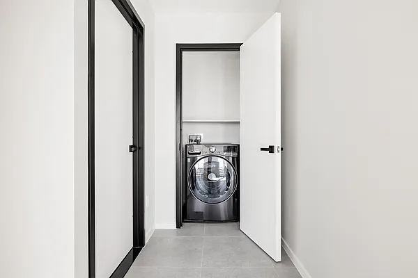 Rented by Polaris Property Group | media 42