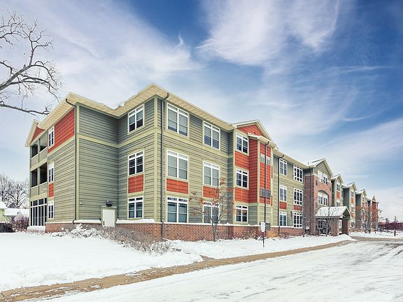 3rd image of 2530 34th St E #105