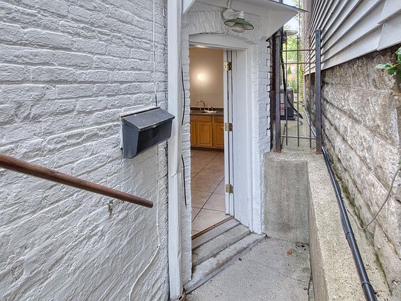 Entry is Private with your own mailbox outside your front door. Unit is only 5 steps down so enjoy full windows!