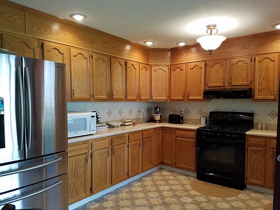 4th image of 325 Southloop Dr