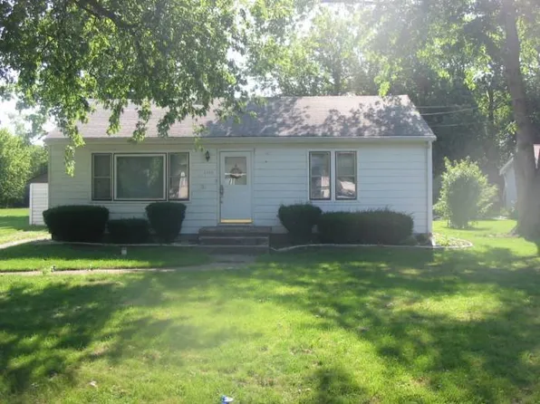 6389 Kentucky Pl, Merrillville, IN 46410