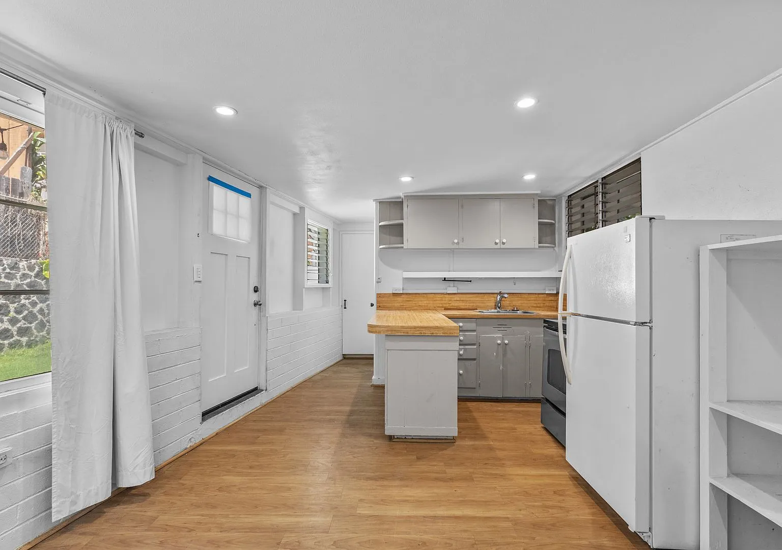 Makiki Punchbowl Gem: Updated & Ready for You — Photo 1