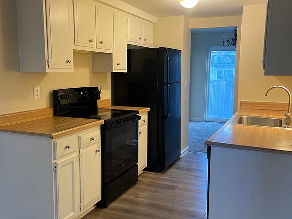 3rd image of 24627 Bashian Dr
