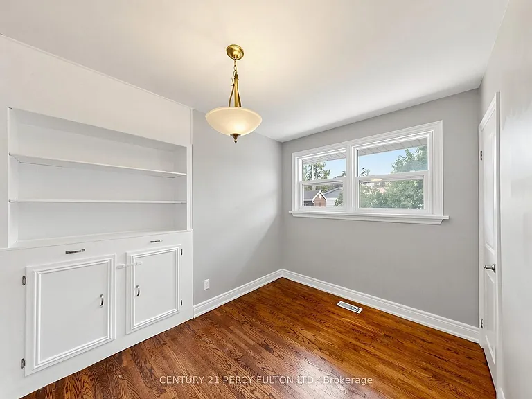 25 Kenwood Cres — Photo 21