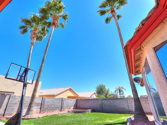 4th image of 2096 N Pebble Beach Dr