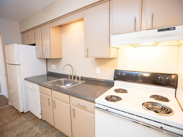 Boulder Creek Apartments — Photo 7