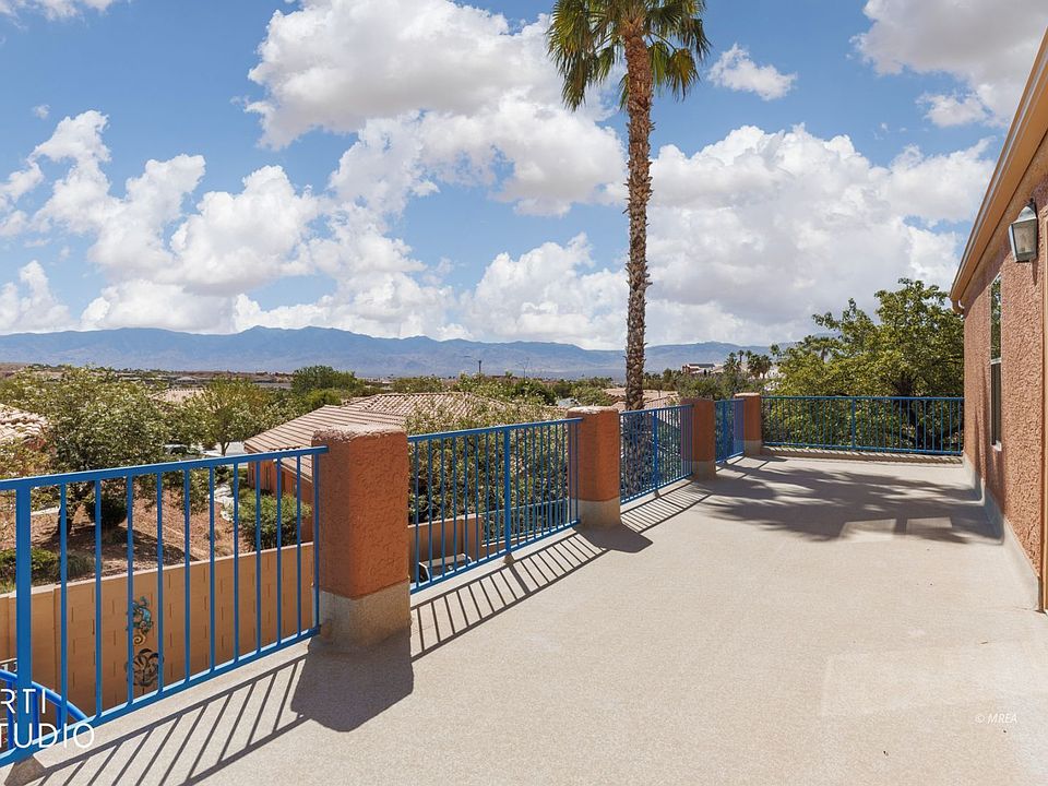 1st image of 385 Ruby Cir