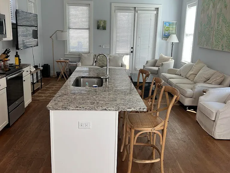 50 F St — Photo 2