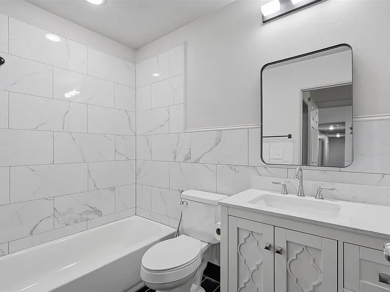 2302 E Sycamore Dr — Photo 17