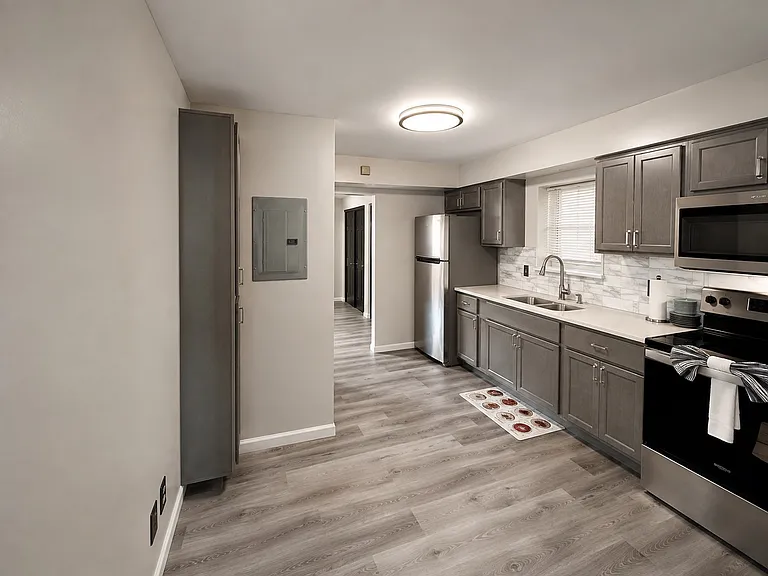 1428 Franklin Ave #A — Photo 4