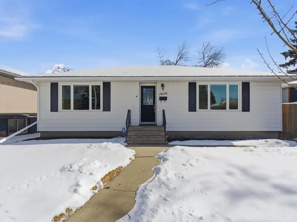 2428 W 38th St SW, Calgary, AB T3E 3E5