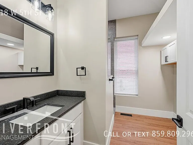218 W 5th St #1 — Photo 11