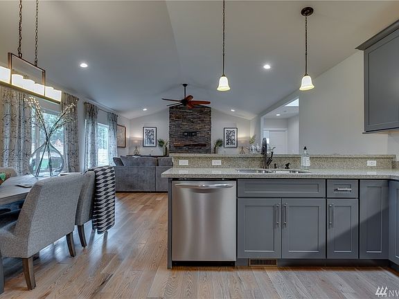 4th image of 8820 NE Broughton Ct