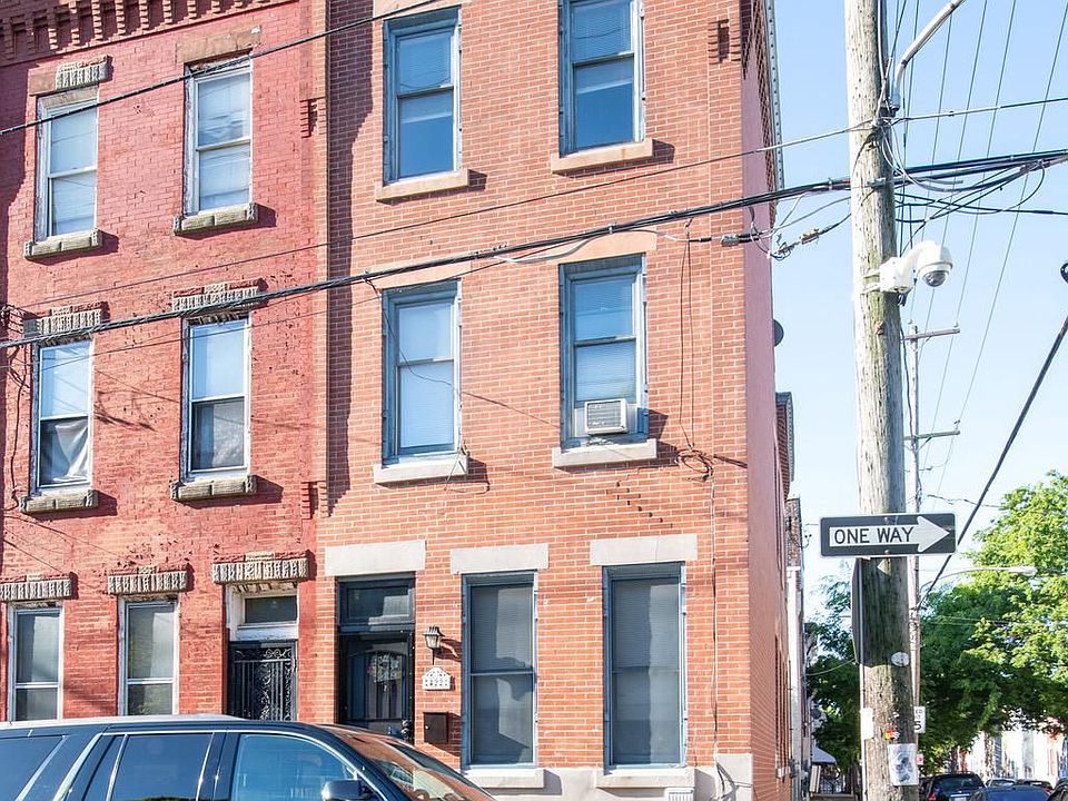 1st image of 422 W Huntingdon St