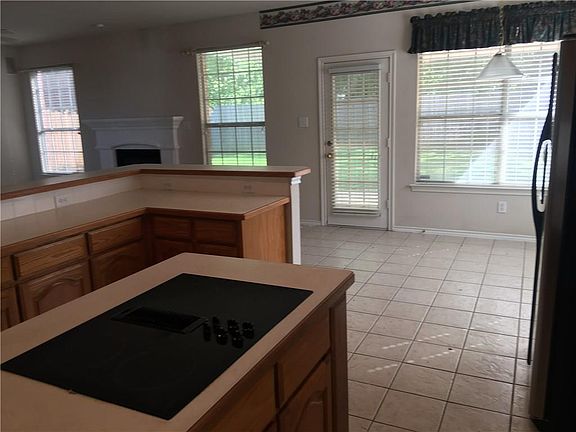 3rd image of 1314 Lyra Ln