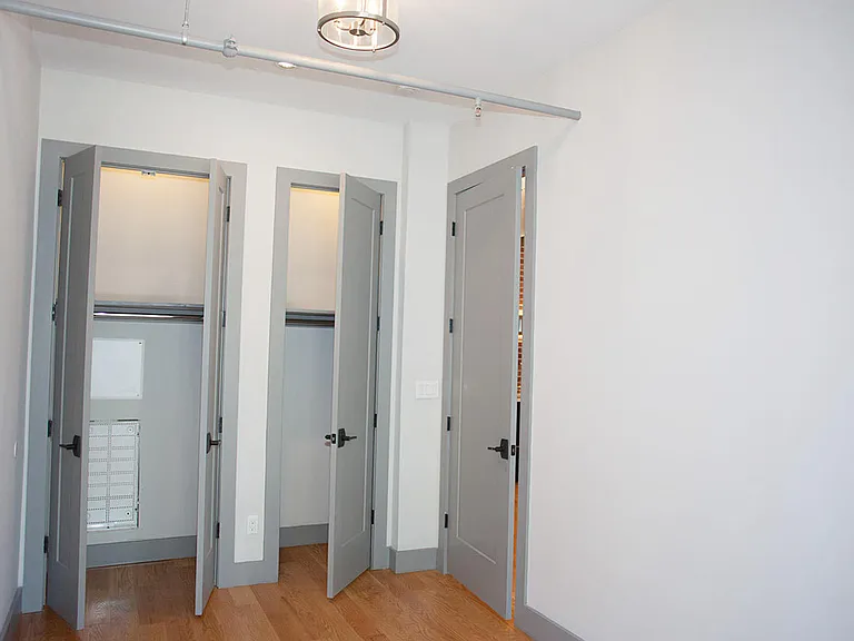 18 Stanhope St #1D — Photo 13