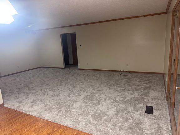 5th image of 183 Park Place Dr