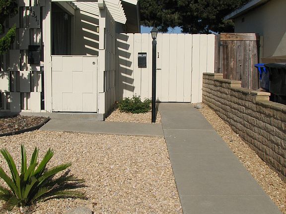 2nd image of 4373 Clairemont Dr
