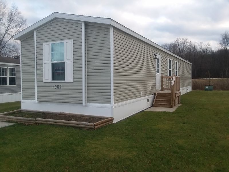 1st image of 1082 S Park Dr