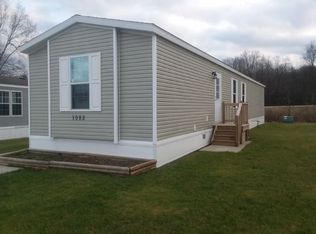 1082 S Park Dr, Brookfield, OH 44403