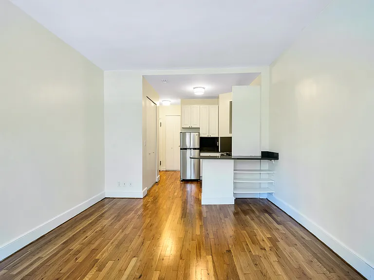 1378 York Ave #3A — Photo 4