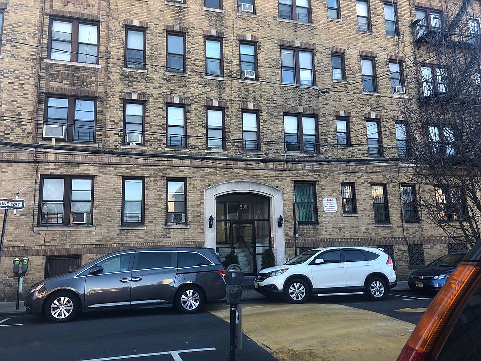 1st image of 509 47th St APT 25