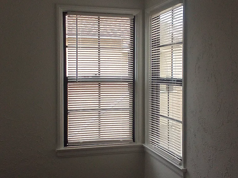 5327 1/2 E Carson St — Photo 7