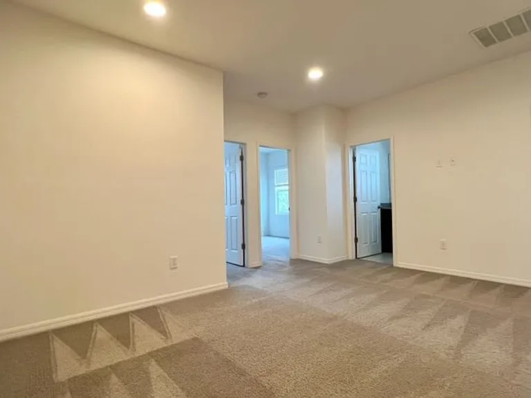 7670 Bowery Dr — Photo 23
