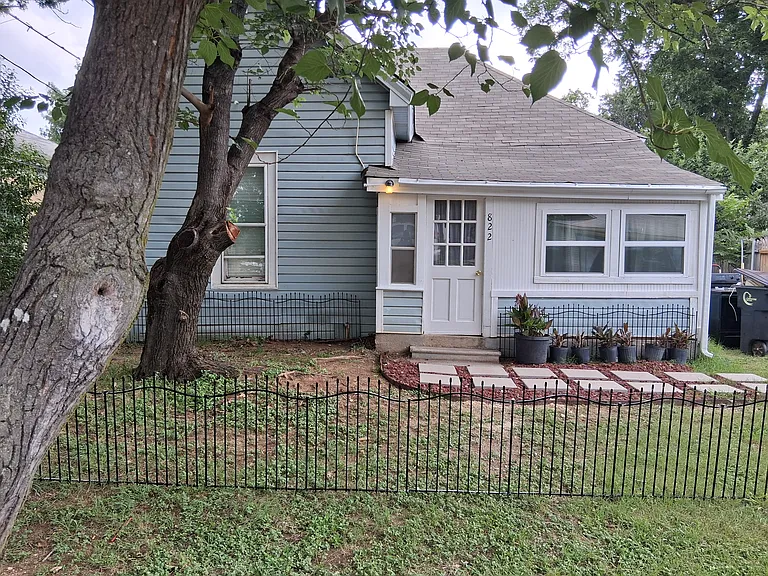 822 N Robinson St — Photo 1