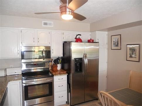 3rd image of 7550 Waterford Cir