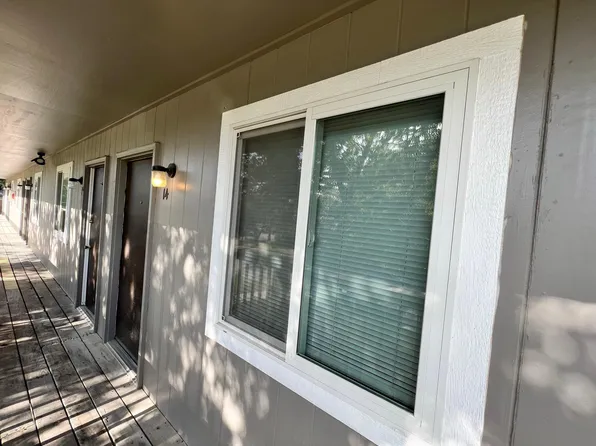 501 Sunnyslope St #14, Emporia, KS 66801