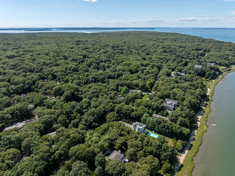 26 Three Mile Harbor Dr — Photo 47