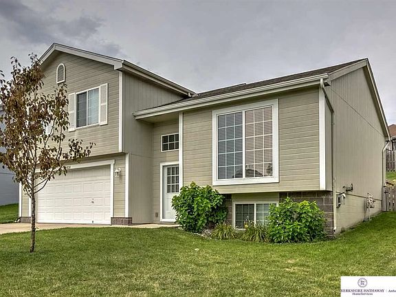 2nd image of 3020 N 150th St