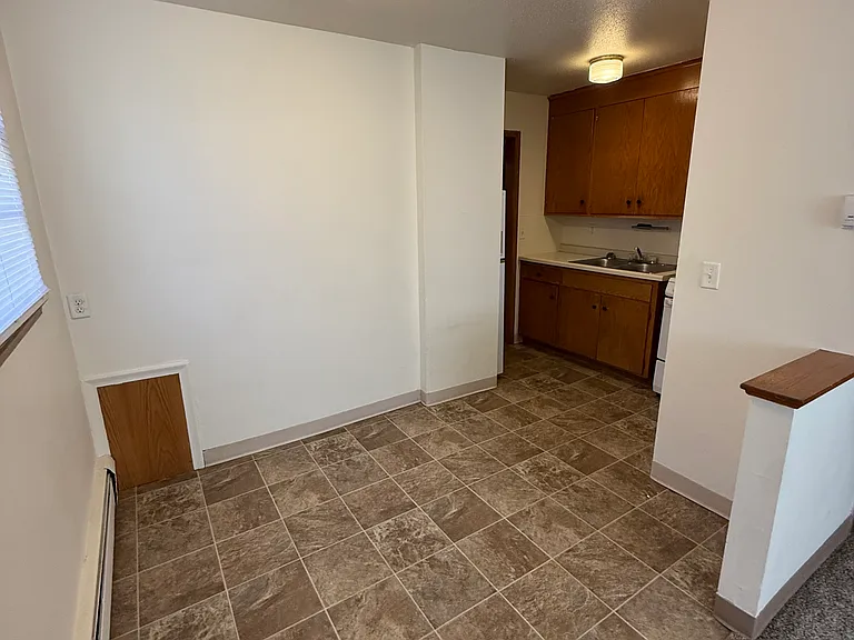 990 Lynde Dr NE #3 — Photo 3
