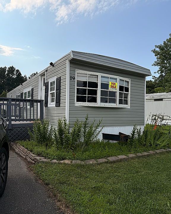 2nd image of 19 Dottie Ln